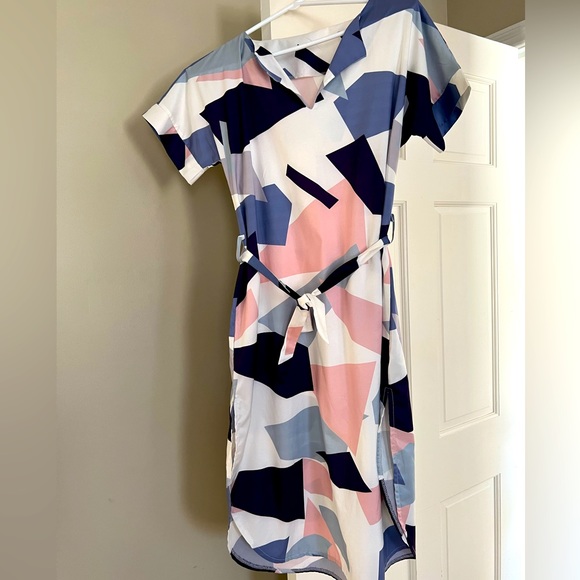 Geometric tie midi dress! Size M - Picture 1 of 4